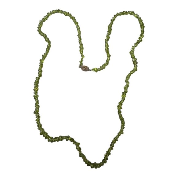 Vintage Peridot Chip Beaded Necklace Sterling Silver Ornate Clasp 33" Long Green - Picture 3 of 9